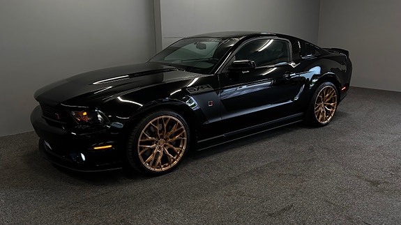 Ford Mustang 2 of 30