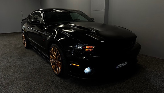 Ford Mustang 12 of 30