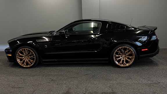 Ford Mustang 3 of 30