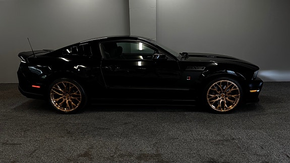 Ford Mustang 14 of 30