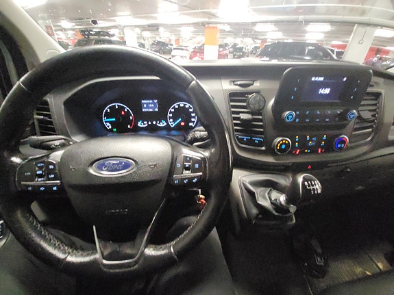 Ford Transit Custom 300L 14 of 28