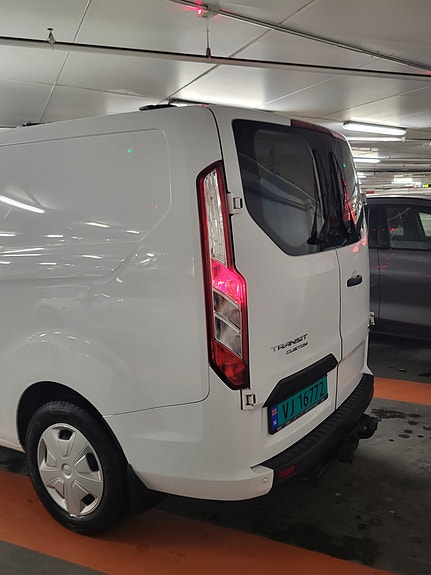 Ford Transit Custom 300L 7 of 28
