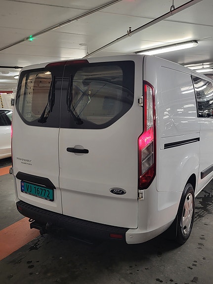 Ford Transit Custom 300L 6 of 28