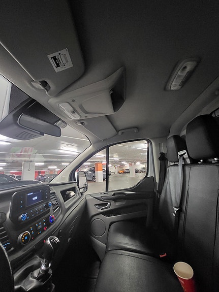 Ford Transit Custom 300L 18 of 28