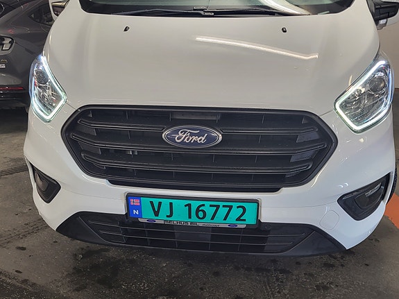 Ford Transit Custom 300L 9 of 28
