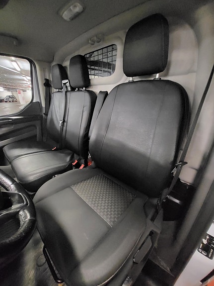Ford Transit Custom 300L 20 of 28