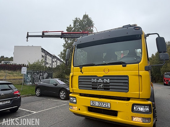 MAN 2006 MAN TGM 15.280 - Bilberger med tiltbart plan - HMF 902 T3 kran - Hydraulisk vinsj - 424 362 km 8 of 30