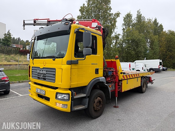 MAN 2006 MAN TGM 15.280 - Bilberger med tiltbart plan - HMF 902 T3 kran - Hydraulisk vinsj - 424 362 km 12 of 30