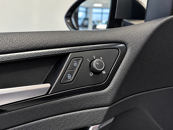 Volkswagen Golf VII 9 of 15