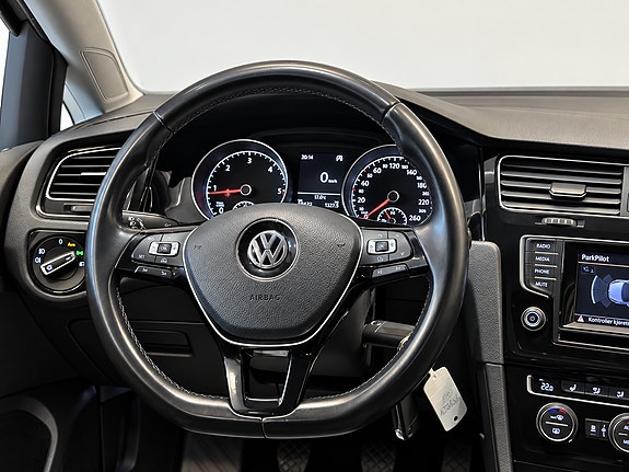 Volkswagen Golf VII 10 of 15