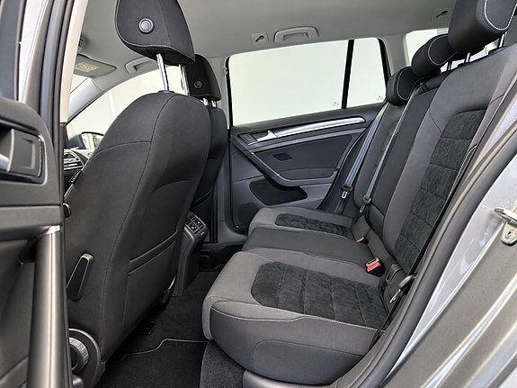 Volkswagen Golf VII 8 of 15