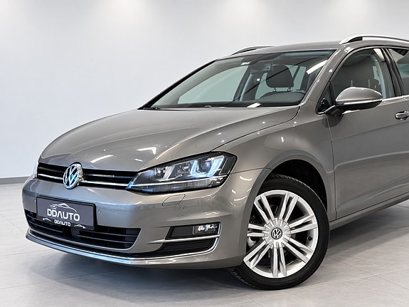 Volkswagen Golf VII 11 of 15