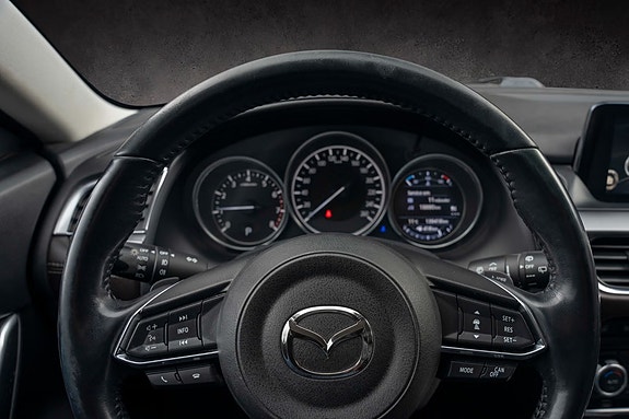Mazda 6 4 of 8