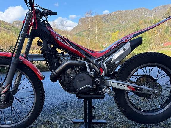 Beta Evo 125cc 2 of 6