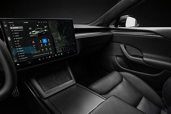 Tesla Model S 18 of 30