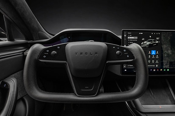 Tesla Model S 16 of 30