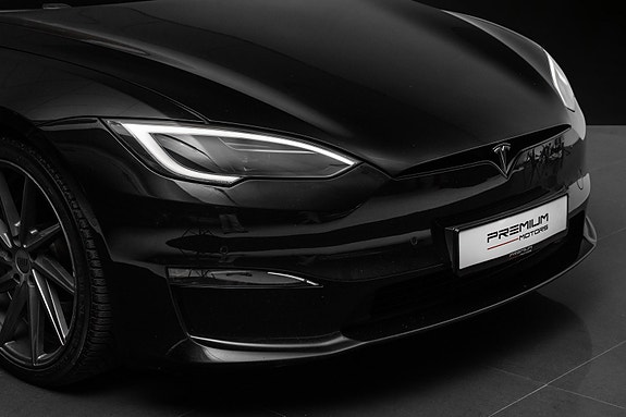 Tesla Model S 3 of 30
