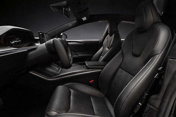 Tesla Model S 29 of 30
