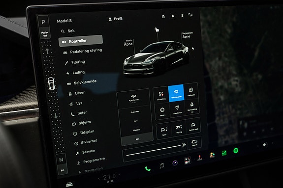 Tesla Model S 20 of 30