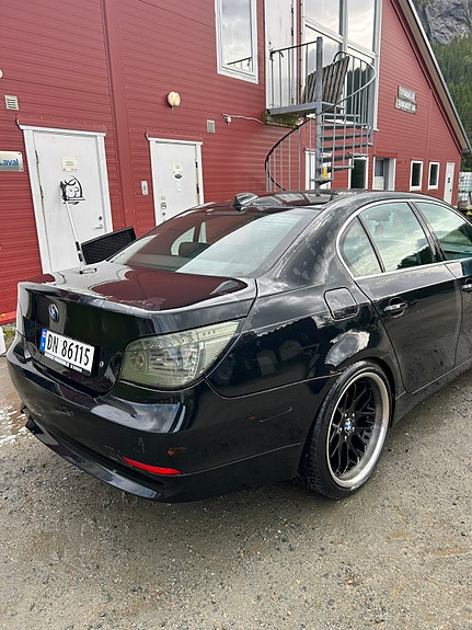 BMW 525d 6 of 14