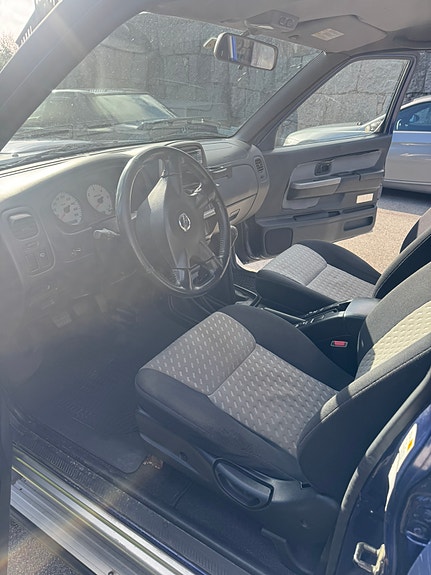Nissan King Cab 8 of 15