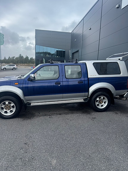 Nissan King Cab 4 of 15