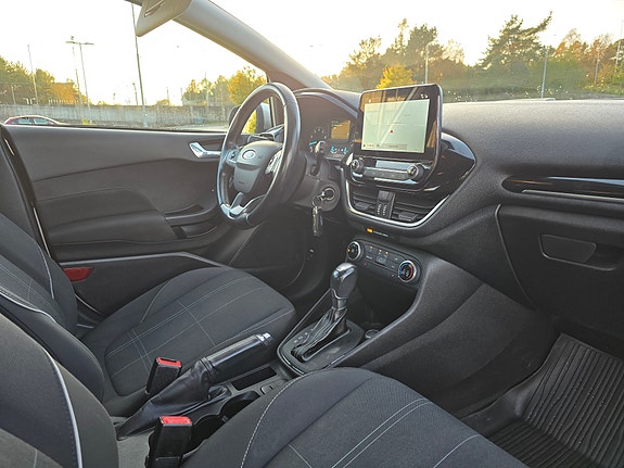 Ford Fiesta 9 of 13