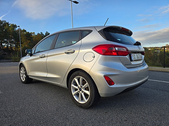 Ford Fiesta 8 of 13