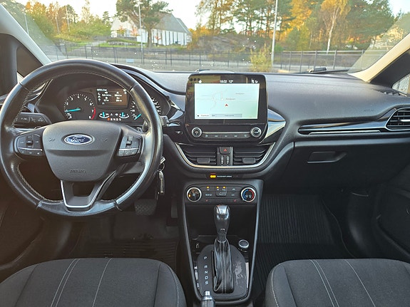 Ford Fiesta 10 of 13