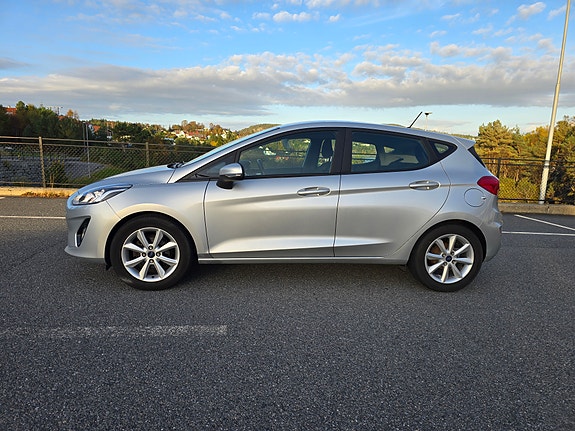Ford Fiesta 2 of 13
