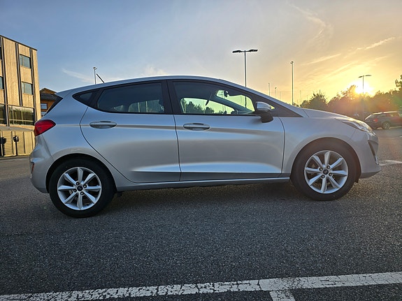 Ford Fiesta 4 of 13