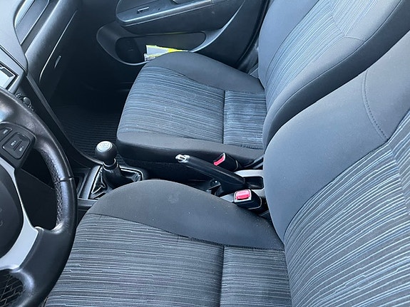 Suzuki Swift 5 of 13