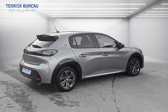Peugeot e-208 8 of 29