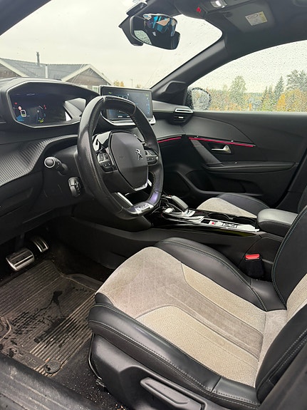 Peugeot 208 5 of 10