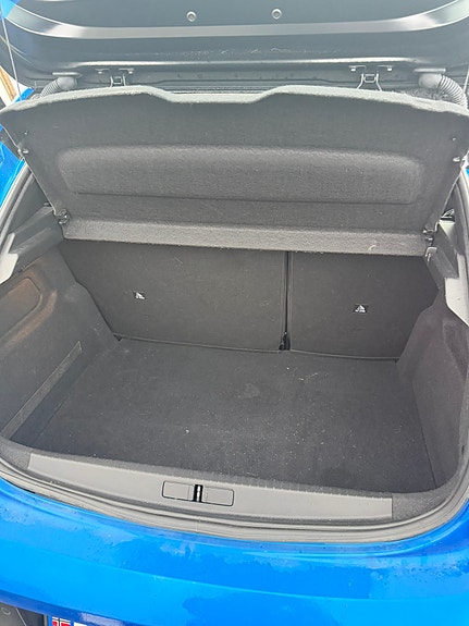 Peugeot 208 8 of 10