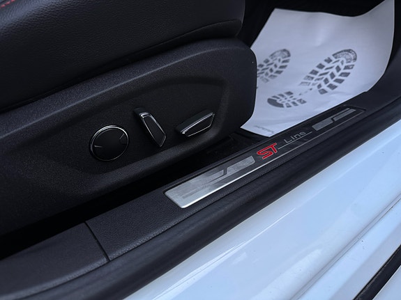 Ford Mondeo 21 of 30