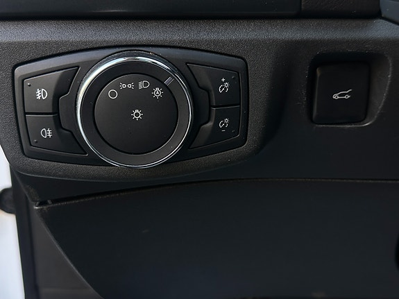 Ford Mondeo 23 of 30