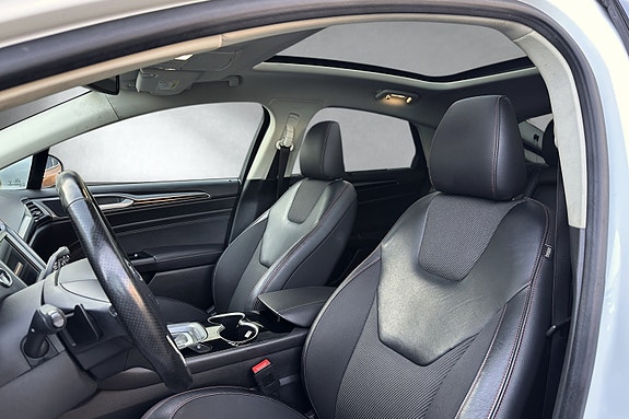 Ford Mondeo 14 of 30