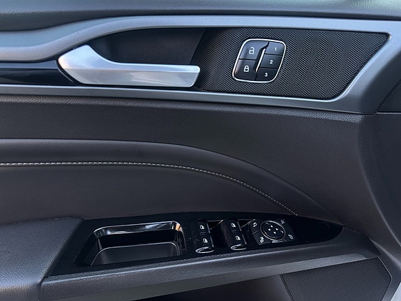 Ford Mondeo 22 of 30