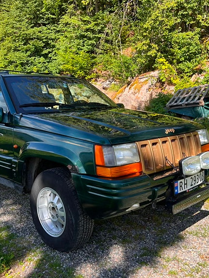 Jeep Grand Cherokee 15 of 19