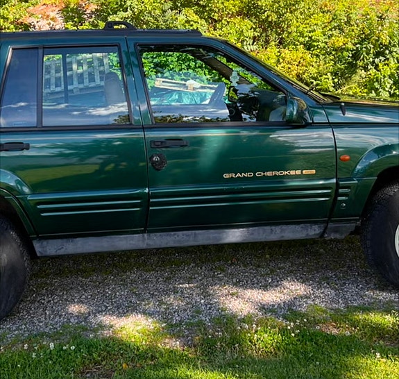 Jeep Grand Cherokee 16 of 19