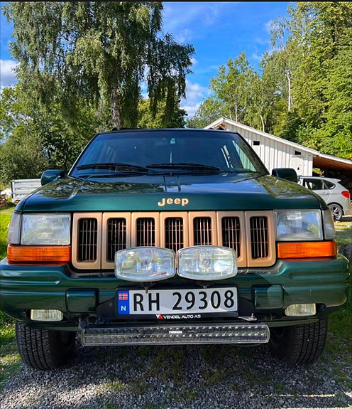 Jeep Grand Cherokee 14 of 19