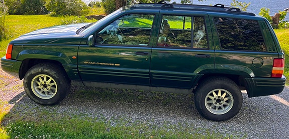 Jeep Grand Cherokee 17 of 19