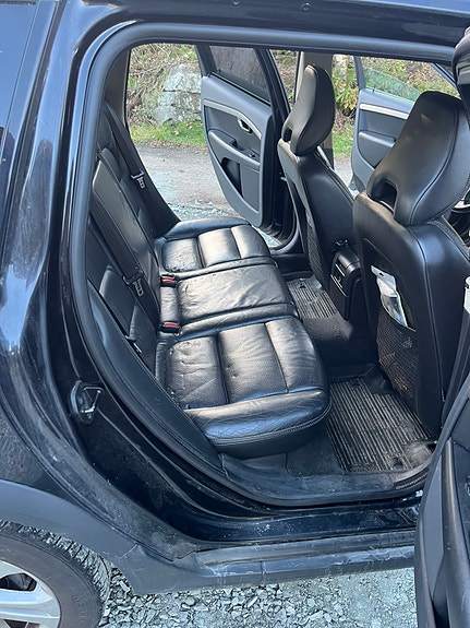 Volvo XC70 8 of 13