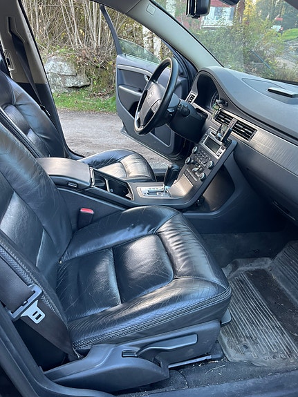 Volvo XC70 10 of 13