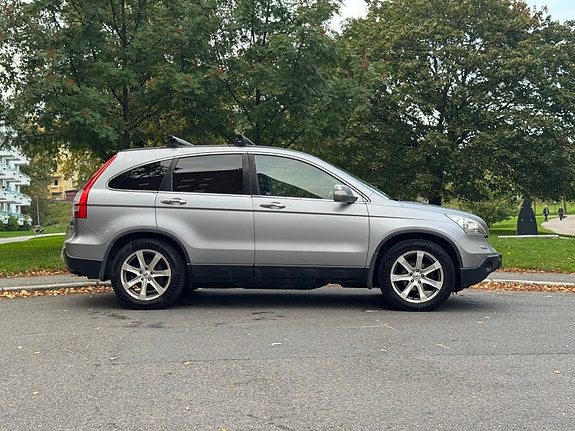 Honda CR-V 3 of 27