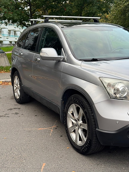 Honda CR-V 2 of 27