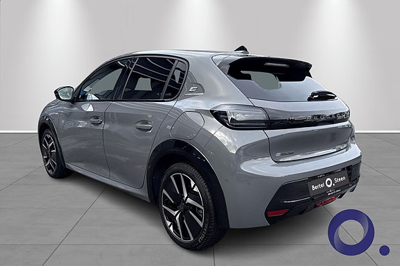 Peugeot e-208 3 of 26