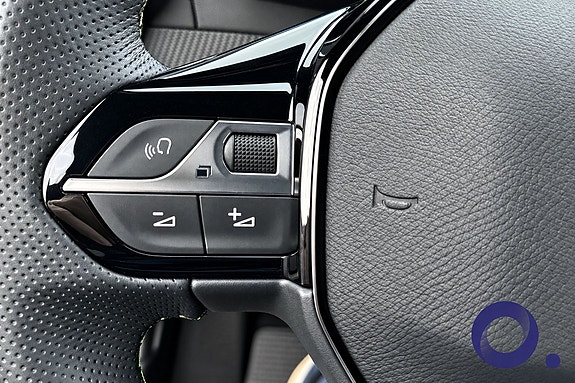 Peugeot e-208 21 of 26