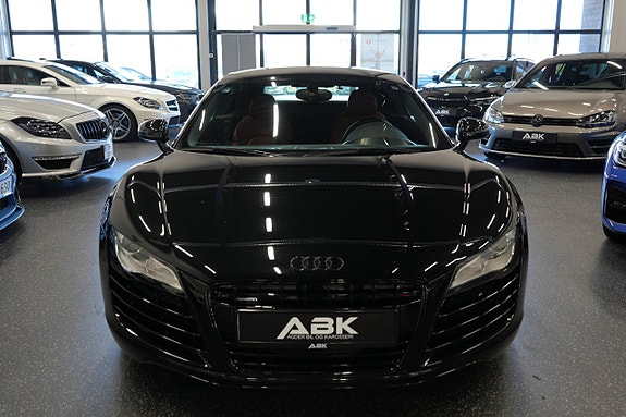 Audi R8 4 of 30
